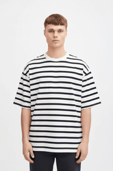 T-shirt righe fronte su modello