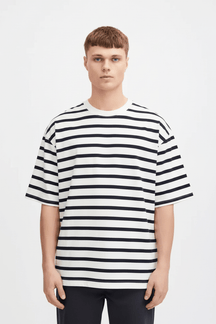 T-shirt righe fronte su modello