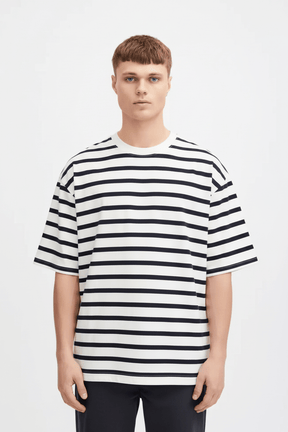 T-shirt righe fronte su modello